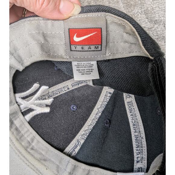 Nike New York Yankees Ball Cap MENS OSFA MLB Headwear black windproof strapback - Picture 9 of 9